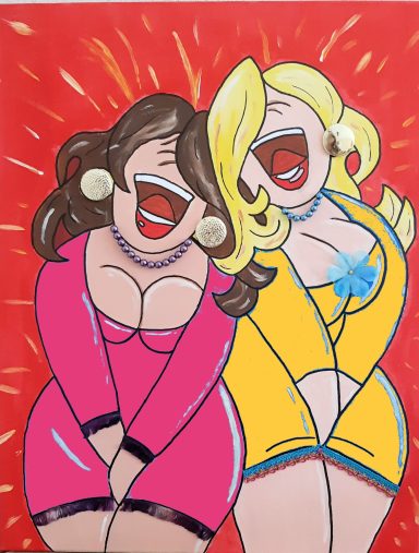 Vrolijke vriendinnen Twee vrouwen in kleurrijke outfits lachen uitbundig, met prominente kapsels en make-up.